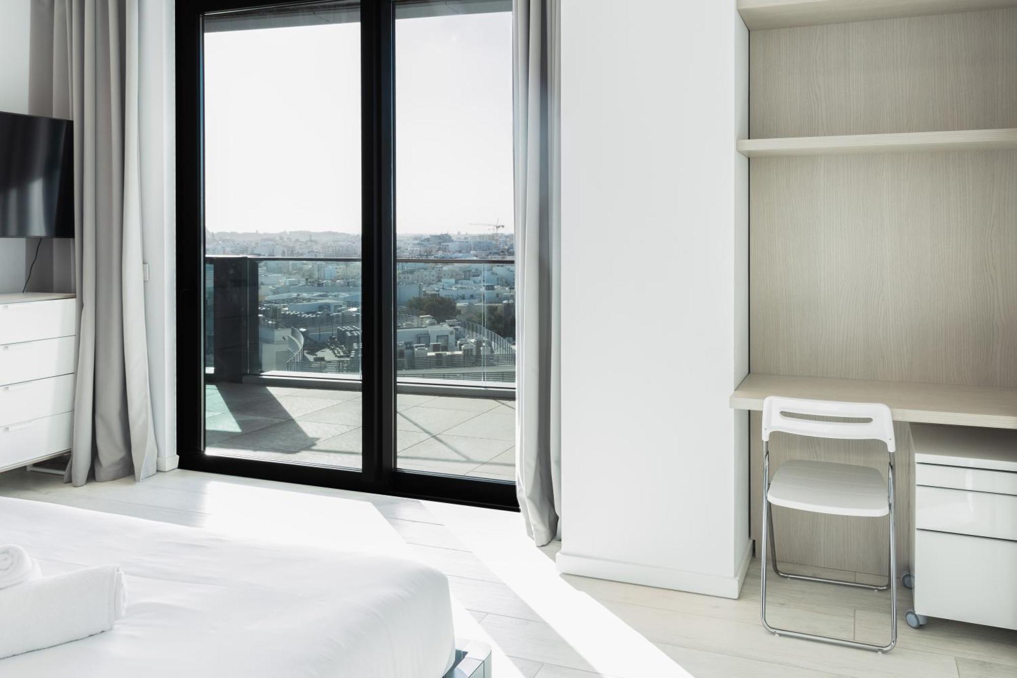 Modern Apartment In The Center Of St Julians By Arcobnb San Ġiljan Kültér fotó